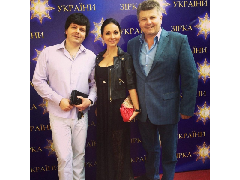 Alexander Udovenko, Mirra singer and sculptor Oleg Pinchuk